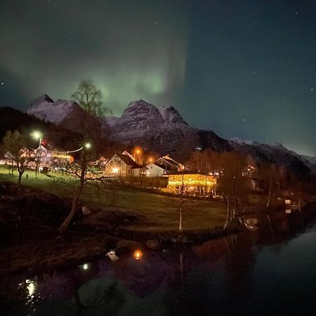 House On The Lake Bogen Bagian luar foto