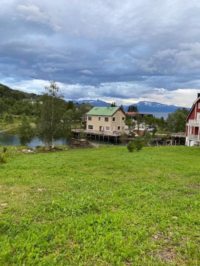 House On The Lake Bogen Bagian luar foto