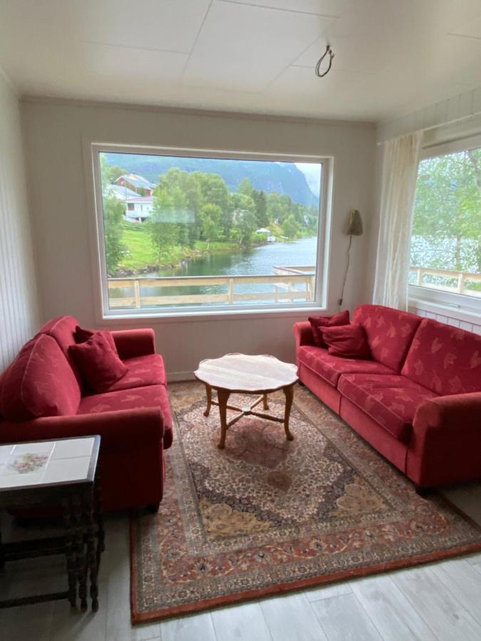 House On The Lake Bogen Bagian luar foto