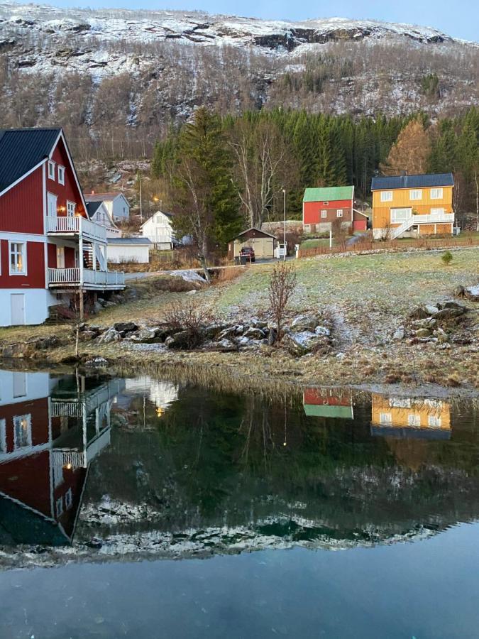 House On The Lake Bogen Bagian luar foto