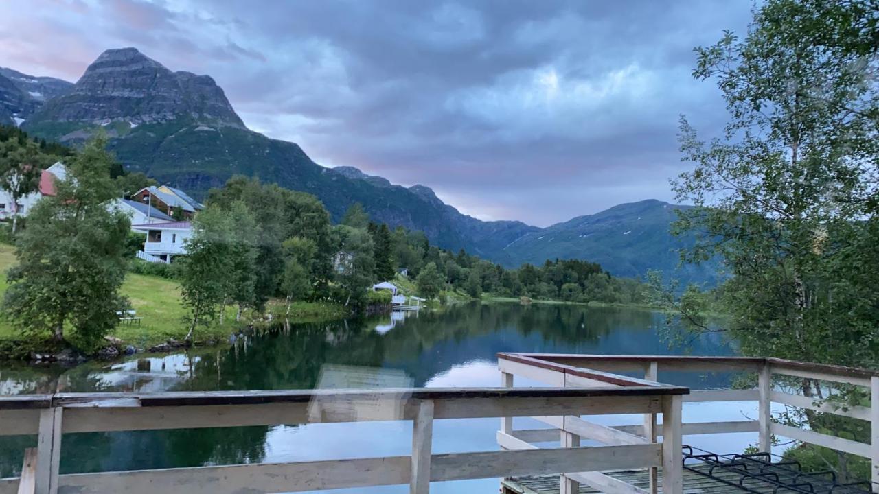 House On The Lake Bogen Bagian luar foto